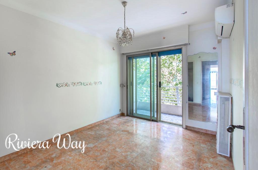 3-комн. квартира в Ментоне, 68 м², фото №1, объявление №104751276