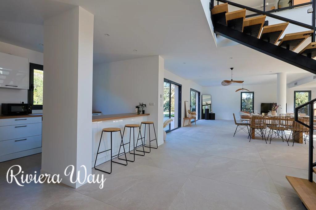 6-комн. вилла в Ле План-де-ла-Тур, фото №9, объявление №104480208