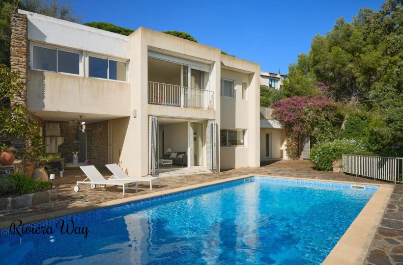 Вилла в Ла Круа-Вальме, 200 м², фото №2, объявление №104697558