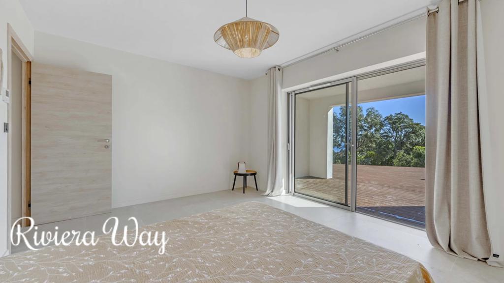 9-комн. вилла в Кавалер-Сюр-Мер, фото №9, объявление №104652450