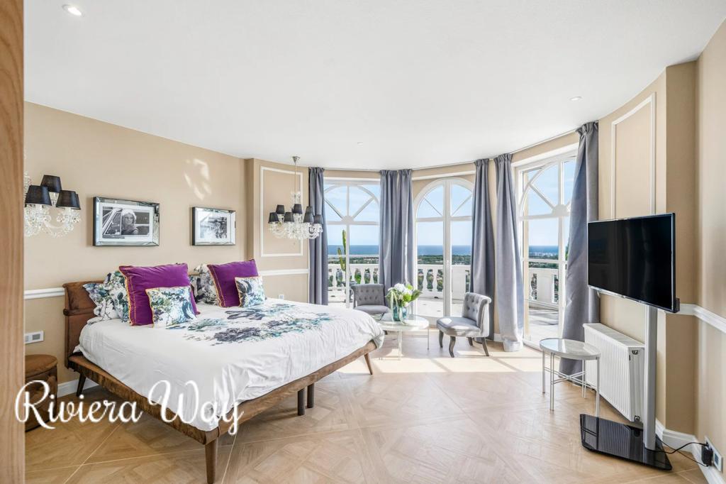 8-комн. вилла в Мандельё-ла-Напуле, фото №3, объявление №104510742