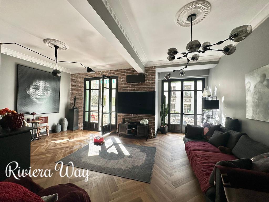 3-комн. квартира в Ницце, 98 м², фото №1, объявление №106035384