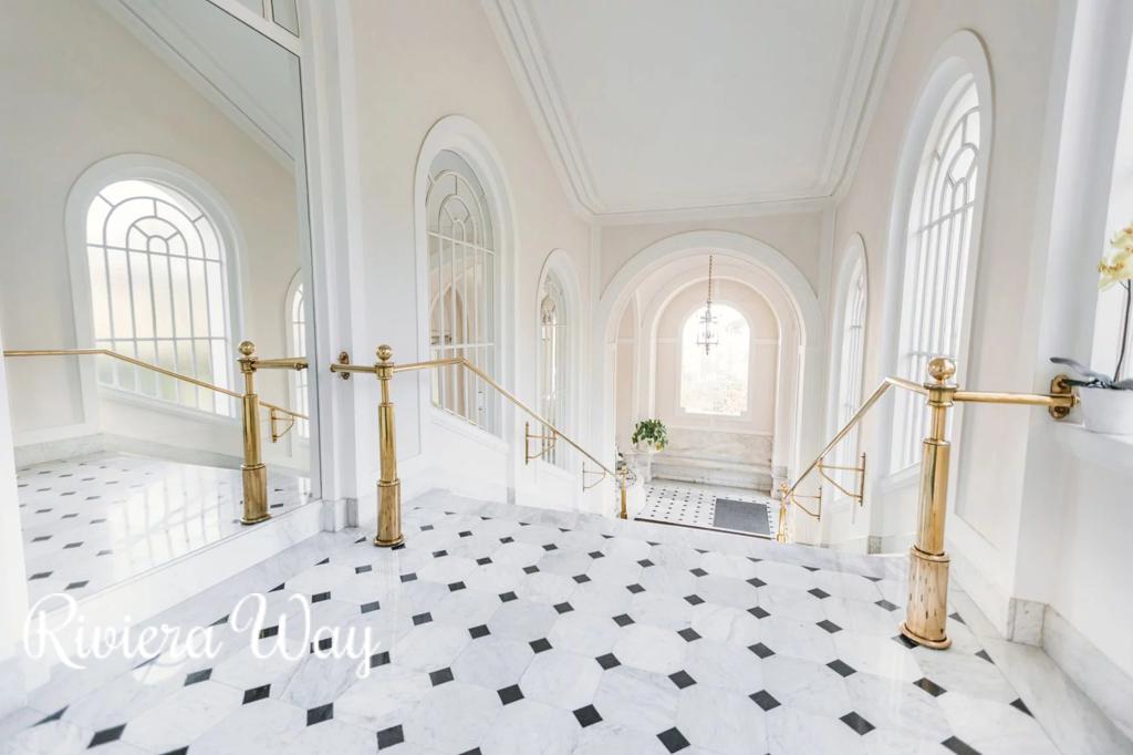 Квартира в Калифорни Пезу, 221 м², фото №1, объявление №84932484