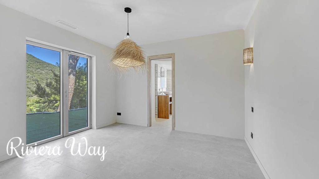 9-комн. вилла в Кавалер-Сюр-Мер, фото №4, объявление №104652450