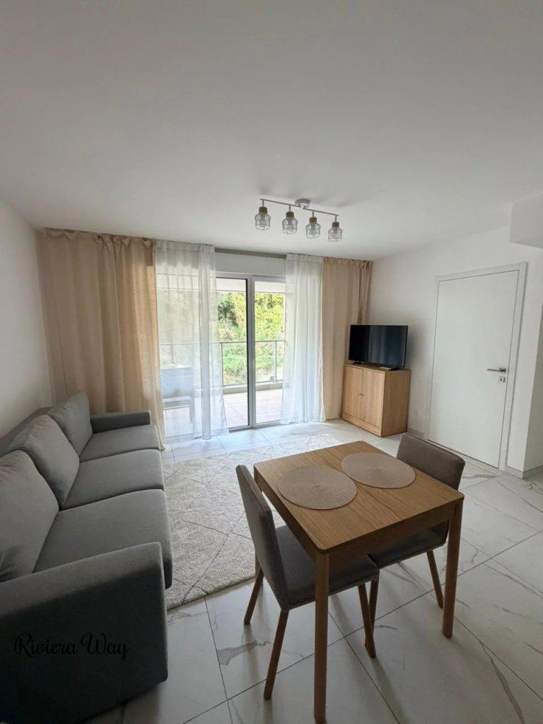 2-комн. квартира в новостройке в Сен-Лоран-дю-Вар, 39 м², фото №2, объявление №105088536