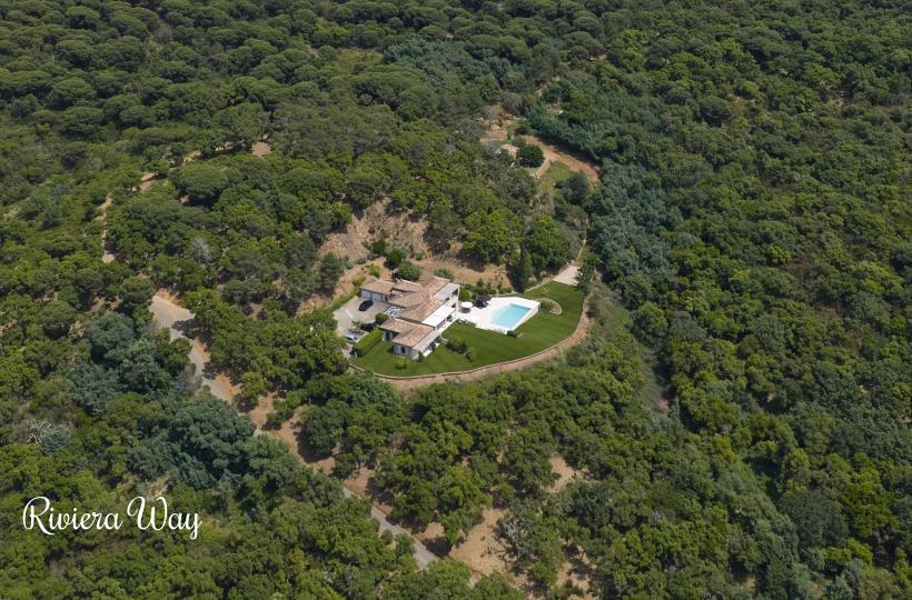 Вилла в Ла Круа-Вальме, 370 м², фото №1, объявление №104698566