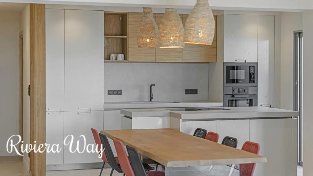 9-комн. вилла в Кавалер-Сюр-Мер, фото №6, объявление №104652450