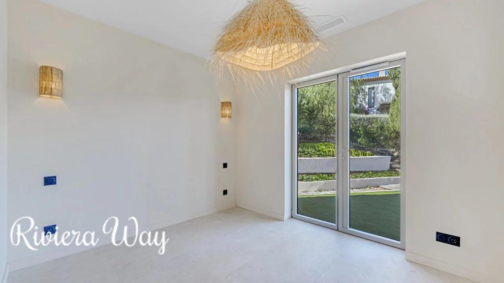 9-комн. вилла в Кавалер-Сюр-Мер, фото №10, объявление №104652450