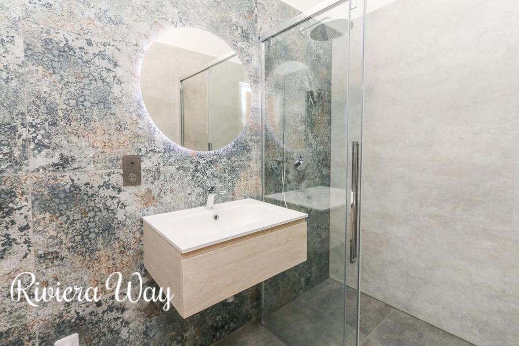 4-комн. квартира в Ницце, 131 м², фото №1, объявление №99250536