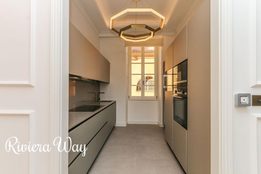 7-комн. квартира в Ницце, 231 м², фото №1, объявление №99250578