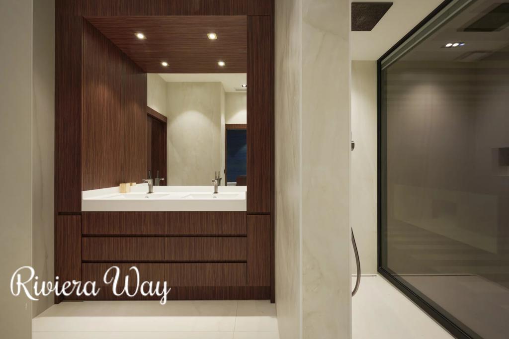 8-комн. вилла в Гассене, фото №1, объявление №104606964