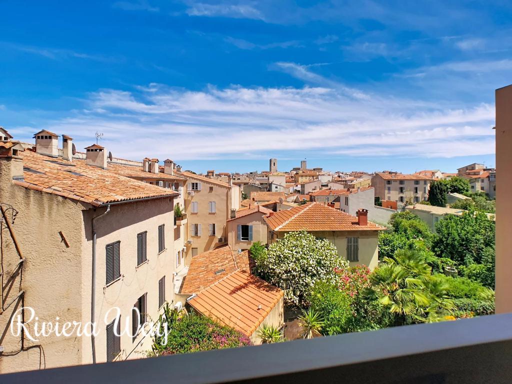 Квартира в Антибе, фото №1, объявление №106563282