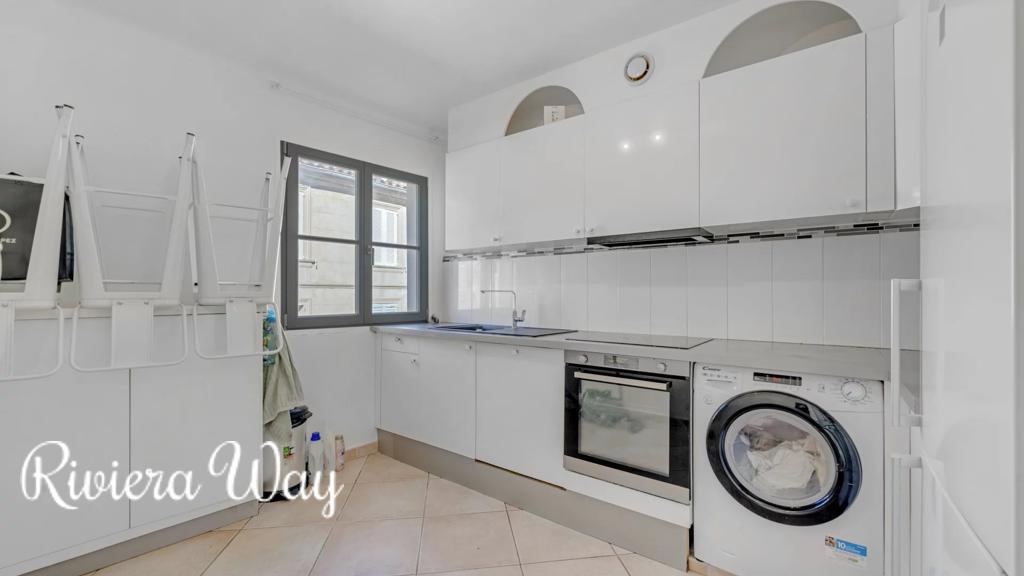 5-комн. квартира в Сен-Тропе, 68 м², фото №1, объявление №104116026