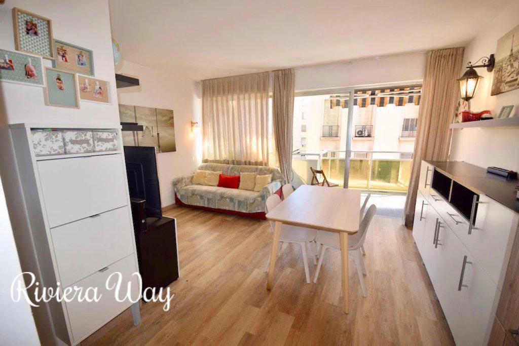 2-комн. квартира в на Английской Набережной, 37 м², фото №2, объявление №106798188