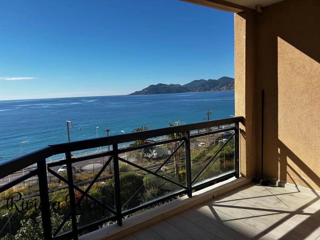 2-комн. квартира в Каннах, фото №3, объявление №104479536