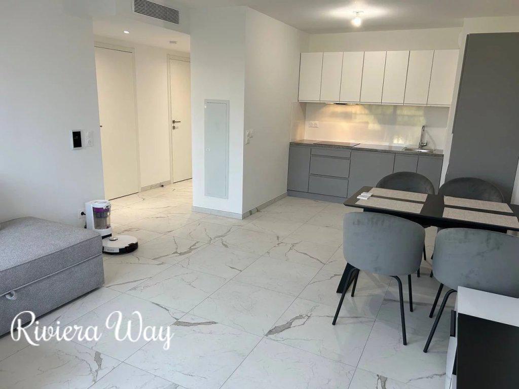 2-комн. квартира в новостройке в Сен-Лоран-дю-Вар, 47 м², фото №3, объявление №105088578
