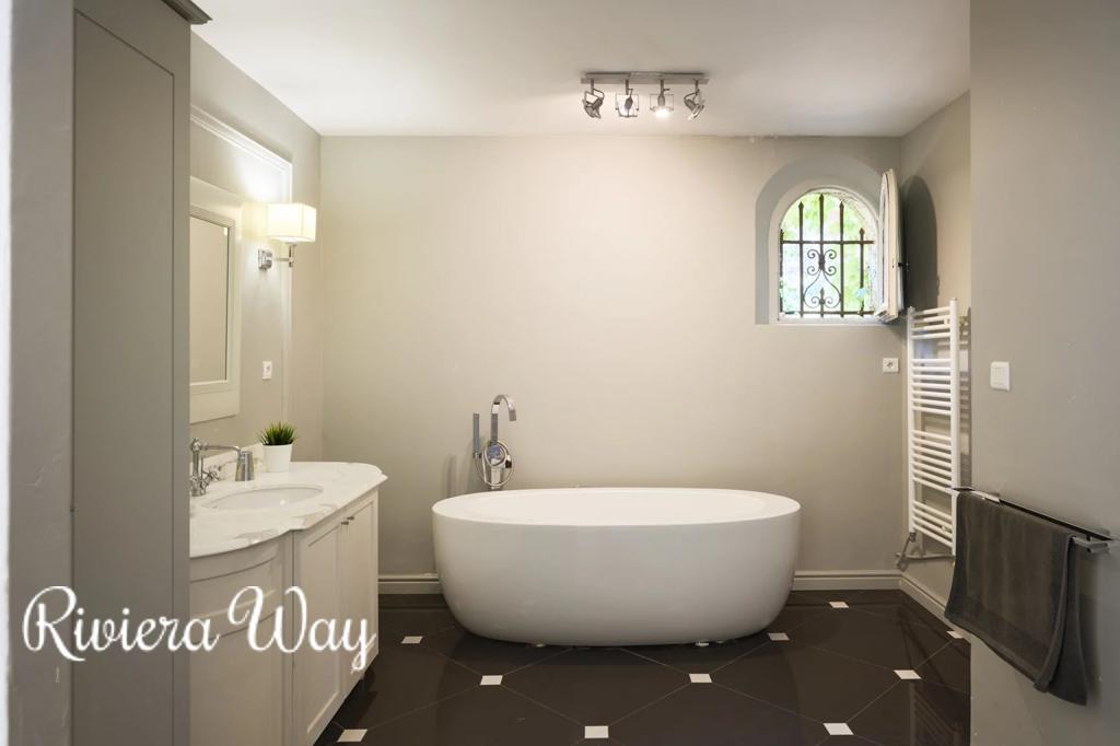 13-комн. вилла в Борм-Ле-Мимоза, фото №8, объявление №104501502