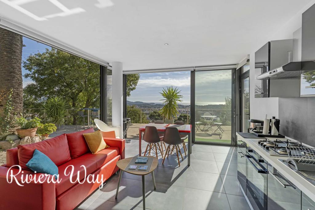 7-комн. вилла в Тулоне, фото №1, объявление №104621454