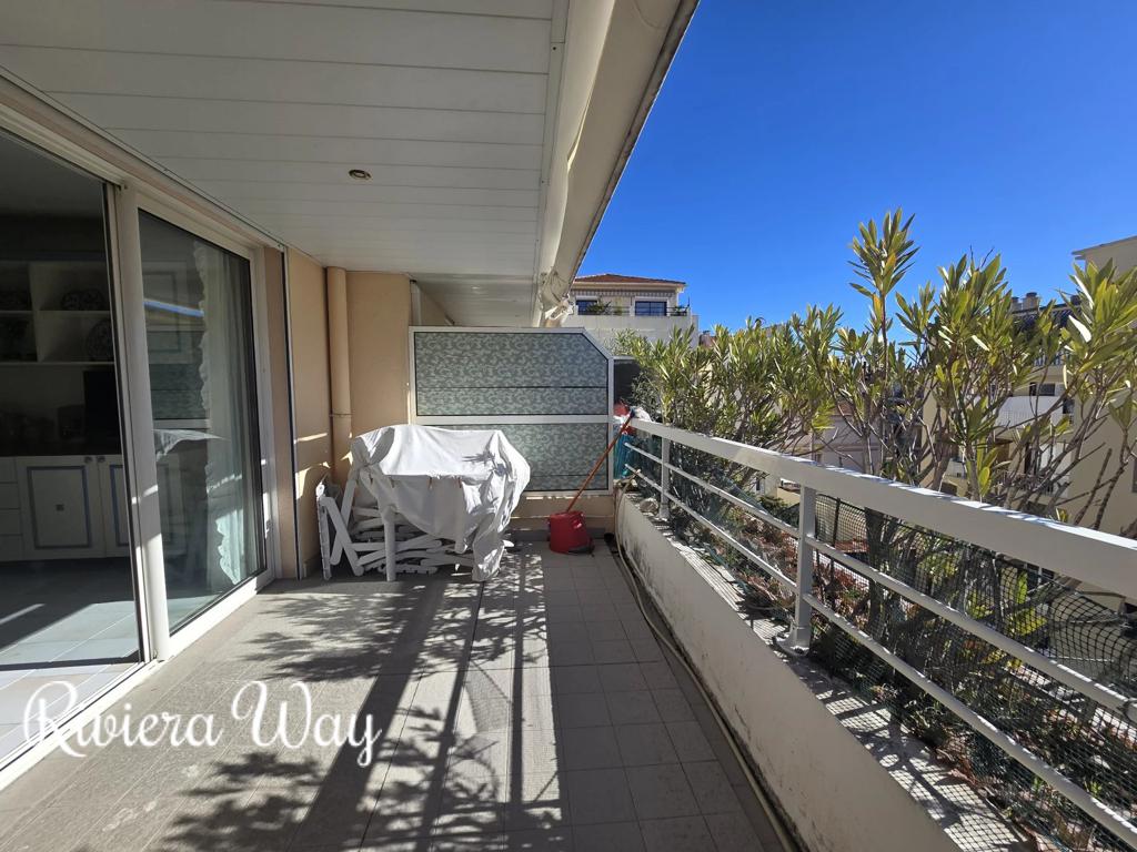 3-комн. квартира в Жуан ле Пен, фото №1, объявление №105680400