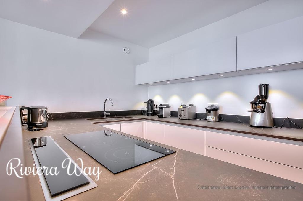 4-комн. квартира на набережной Круазет (Канны), 121 м², фото №10, объявление №94405374