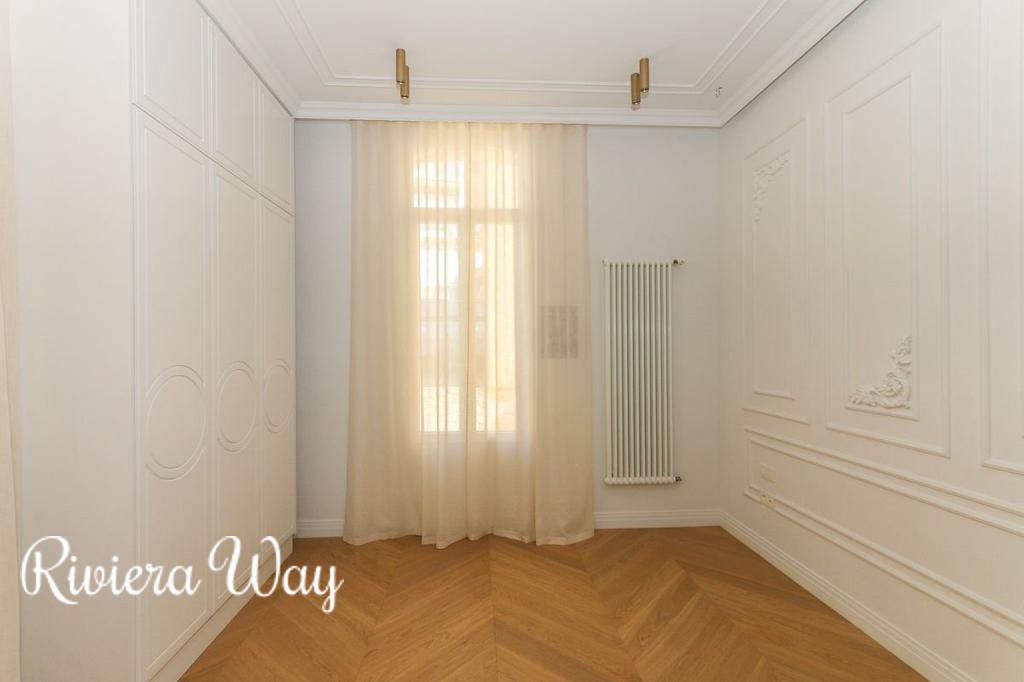 5-комн. квартира в Кап-Д'ай, 148 м², фото №1, объявление №104750688